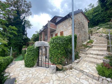 CRIKVENICA, ZALEĐE - Authentic stone house with a lot of potential