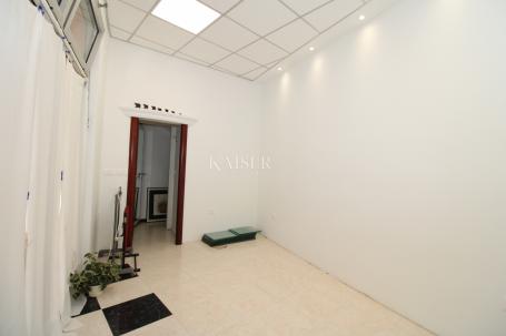 Istria - Poreč, office space 17 m2, for sale