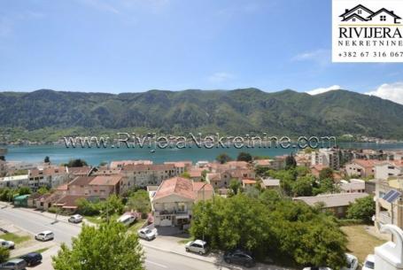 Prodaje se trosoban stan sa pogledom na more Kotor, Dobrota