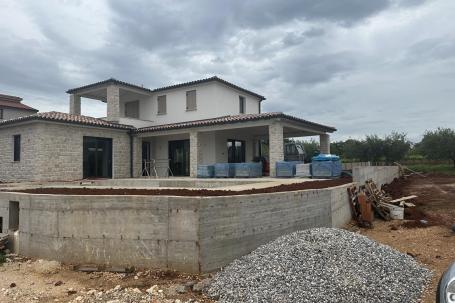 Gedići (Poreč) prekrasna kamena novoizgrađena kuća  200 m2 sa bazenom