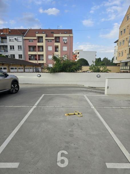 Novi Sad - Branka Bajića - parking mesto - odmah dostupno - 80 eura