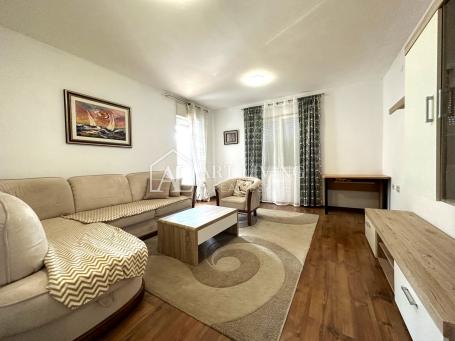 Istrien, Umag – Apartment mit zwei Schlafzimmern in perfekter Lage, nur 80 Meter vom Meer entfernt