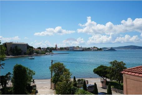 Zadar - Vila uz more s apartmanima 