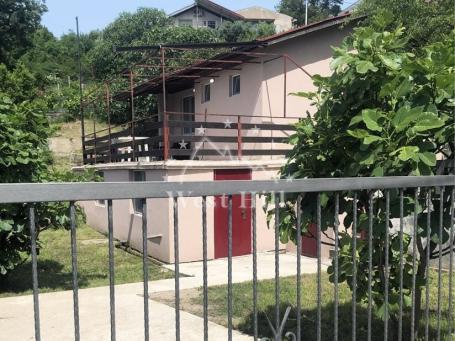 Legalna kuća u naselju Vitići. 