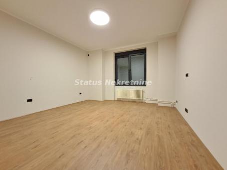 Novi Sad-Stari grad-extra salonac 065/3858-888