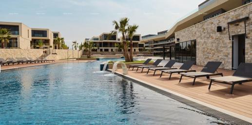 Stan Luksuzni resort s krovnim infinity bazenom!