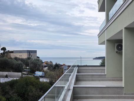 Prodaja studio apartmana 33 m² u novogradnji sa velikom terasom, pogledom na more, parkingom i oslob