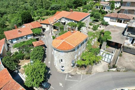 Jedinstvena kuća sa panoramskim pogledom na more u Blizikućama, Budvanska rivijera