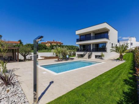 Poreč - luksuzna vila s bazenom, wellnessom i 3 spavaće sobe