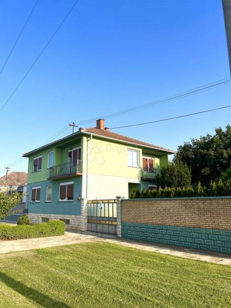 PRILIKA - kuća u Negoslavcima s velikim zemljištem 
