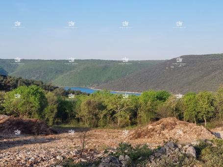 Istra, Trget, prodaja prekrasnih starina u Ivanušićima s pogledom na more i bazenom –  za adaptaciju