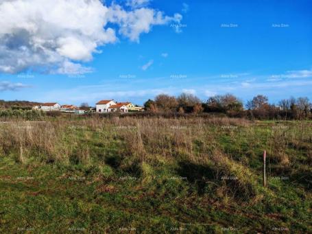 Građevinsko zemljište Prodaje se građevinsko zemljište od 997 m² u Loborici