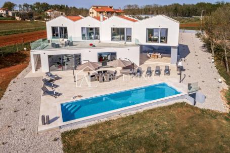 Istra, Poreč, okolica - luksuzna samostojeća moderna vila s bazenom