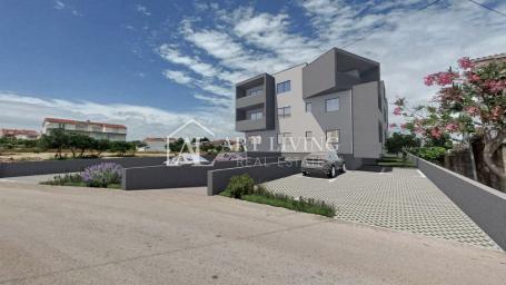Vodice - NOVOGRADNJA, moderan jednosobni stan, 500 m od mora, PRILIKA