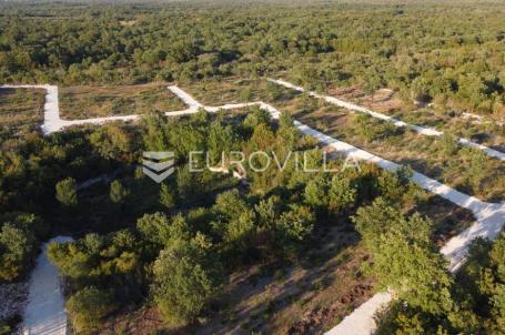 Vodnjan, Mandriol, poljoprivredna parcela s putem 478 m², 900 m od mora