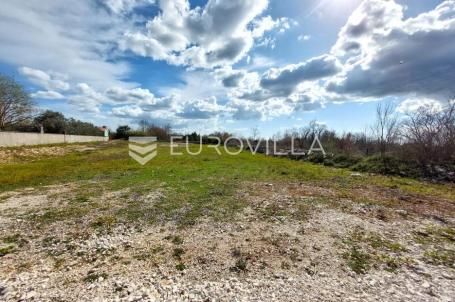 Istra, Svetvinčenat, građevinsko zemljište 639 m²