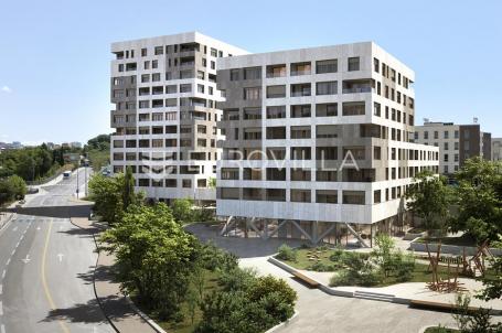 Split, Lora, ekskluzivan trosoban stan u prestižnom kompleksu