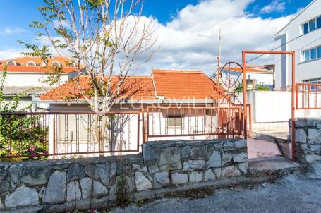 Split, Brda, stambena prizemnica površine 105 m²