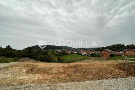 Duga Resa, Roganac, građevinsko zemljište 1656 m2 s projektom za kuću