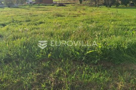 Karlovac, Turanj, građevinsko zemljište 1122 m2 s projektom