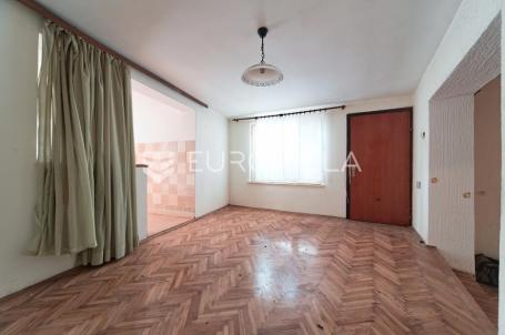 Osijek, Donji grad, kuća s dvorištem za adaptaciju 236 m²