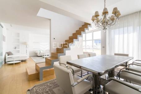 Pantovčak, Goljak, luksuzan dvoetažni peterosobni penthouse 277 m² s 2 parkirna mjesta