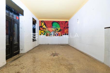 Rijeka, Centar, poslovni prostor blizu centra grada površine 124.40 m²