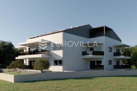Istra, Rovinj, trosoban stan u prizemlju NKP 106,61m2 s garažnim mjestom u novogradnji