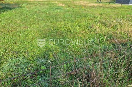 Karlovac, Drežnik, građevinsko zemljište 1000 m2, mirna lokacija
