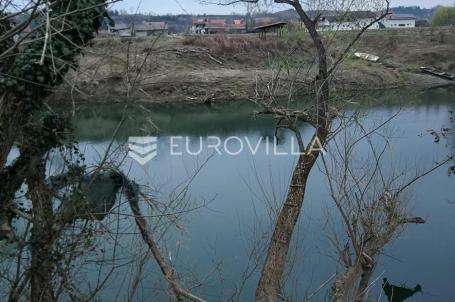 Ozalj, građevinsko zemljište, 9200 m2 na samoj rijeci Kupi