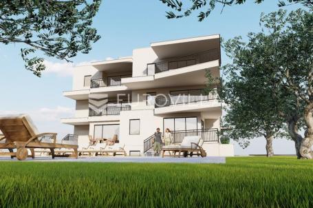 Istra, Umag, trosoban stan u prizemlju 88,20 m², 400 m od mora