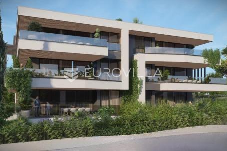 Istra, Rovinj, luksuzan stan na prvom katu s tri spavaće sobe s pogledom na more nadomak centra
