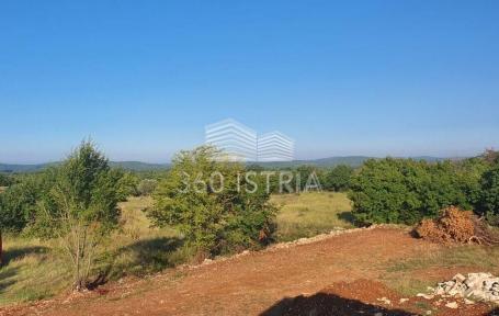 Građevinski teren sa djelomičnim pogledom na more, Svetvinčenat, ekskluziva 360 Istria