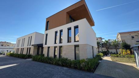 Prodaja, Stan, 68.37m2 , Tivat