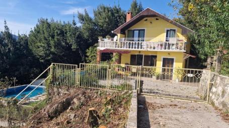 House for Sale in a Peaceful, Natural Setting – Ratiševina, Herceg Novi