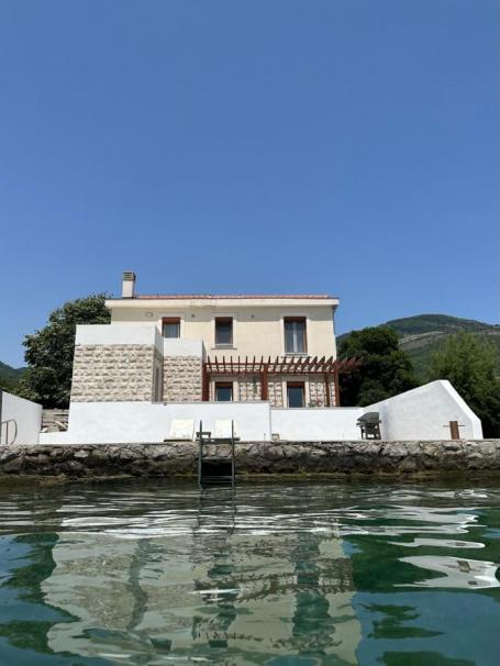 Exclusive Villa in Bijela – First Line to the Sea, Luxuriously Renovated!