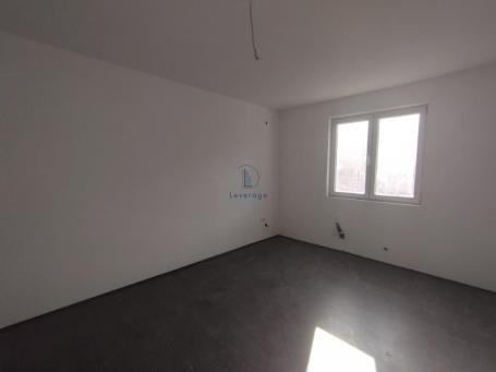Triplex, Krnjača, 193m2 + 17,5m2 garaža