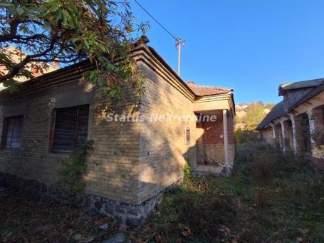 Bukovac- Kuća 250 m2 starije gradnje na Placu od 1750 m2 na Top Lokaciji-065/385 8880