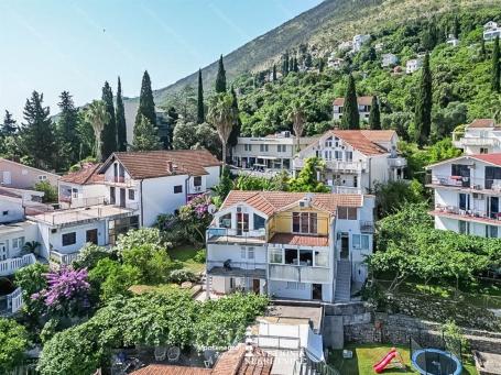 Prodaja kuca Herceg Novi – Kuca sa pogledom na more, Njivice ID-K830