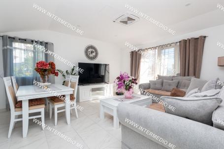 Komforan dvosoban stan, 98m2, Igalo, Herceg Novi