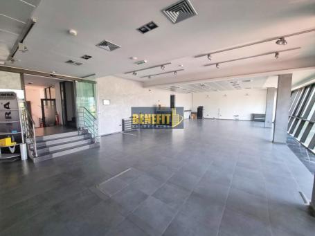 Izuzetan objekat od 2200m2 na Batajničkom drumu