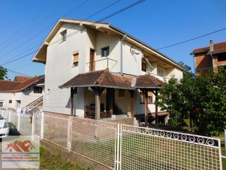 KUĆA, KORIĆANI 400 M2, PLAC 9 A, CENA - 180.000 E