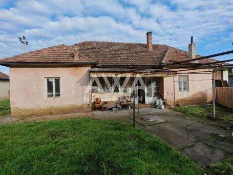 Trosobna prizemna, 133m2 plac 1567m2