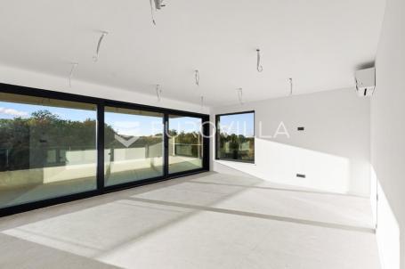 Istra, Poreč, novogradnja, prostrani penthouse sa krovnom terasom, odlična lokacija