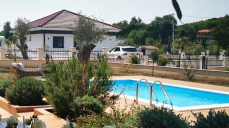 Prodaja modernih kuća u novom kompleksu, Lastva Grbaljska