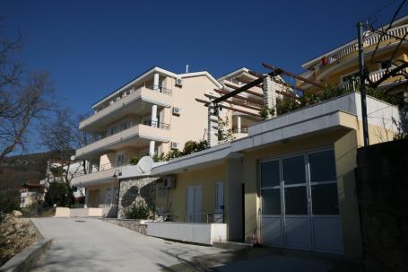 Elegante Drei-Zimmer-Wohnung in Herceg Novi