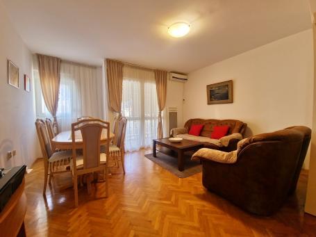 Izdavanje dvosobnog stana – Budva (na duži period)