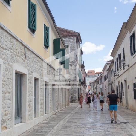Poslovni prostor 102 m² na Prodaju – Herceg Novi