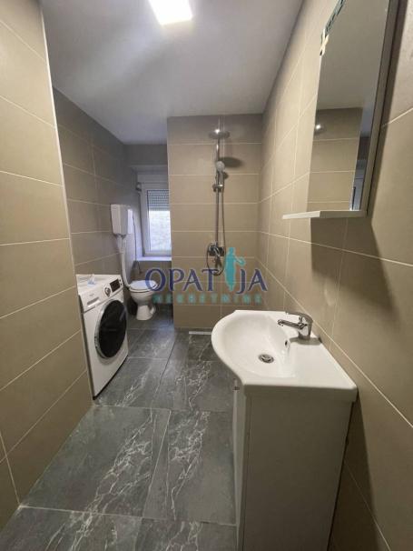 Rijeka - PRILIKA - Novo renoviran stan 4S+DB u centru grada