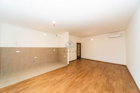Trosoban stan 81m2 + garaža, Vezirov Most - Podgorica